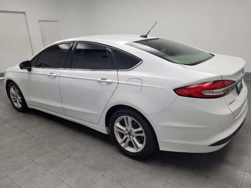 Used 2018 Ford Fusion SE w/ Fusion SE Technology Package FWD image 3