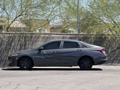 Used 2023 Hyundai Elantra SEL FWD image 5