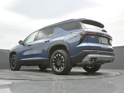 Used 2025 Chevrolet Traverse Z71 w/ Driver Confidence Package AWD/4WD image 38