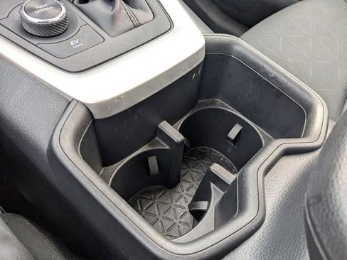 Used 2025 Toyota RAV4 XLE AWD/4WD image 21