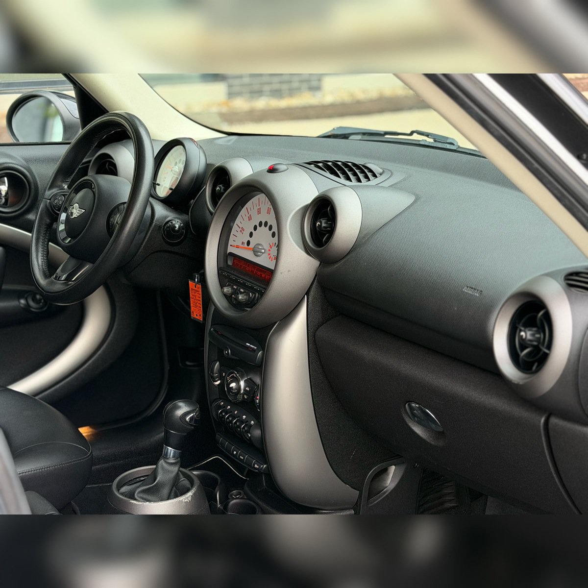 Used 2012 MINI Cooper Countryman FWD image 9