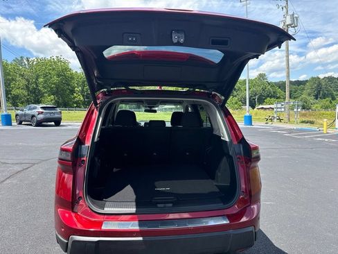 Used 2026 Nissan Rogue SV AWD/4WD image 34