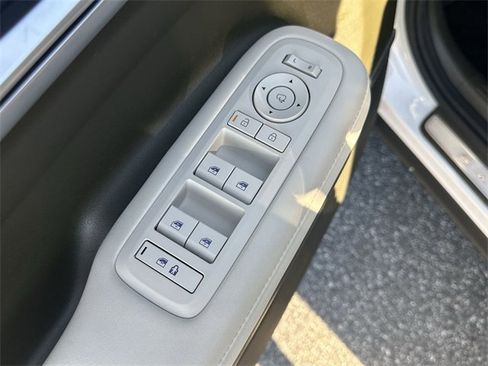 Used 2024 Hyundai Santa Fe Calligraphy image 24