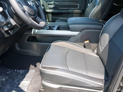 New 2026 RAM 3500 Laramie AWD/4WD image 4