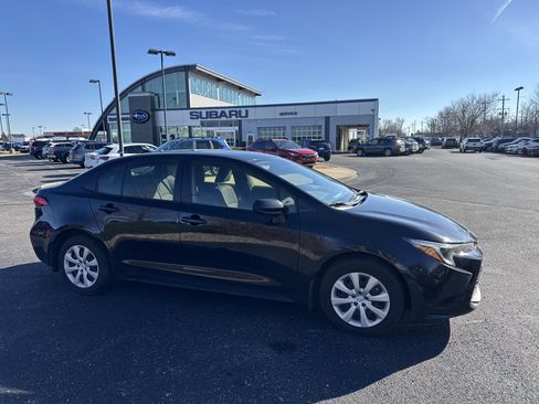 Used 2024 Toyota Corolla LE image 3