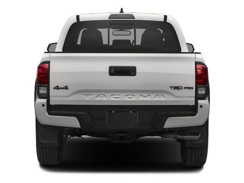 Used 2017 Toyota Tacoma TRD Off-Road AWD/4WD image 8