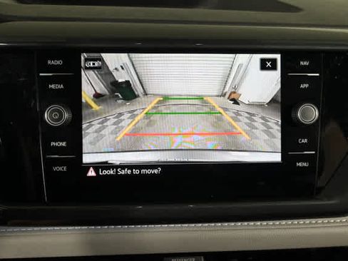 Certified 2022 Volkswagen Taos SEL w/ Panoramic Sunroof Package AWD/4WD image 6