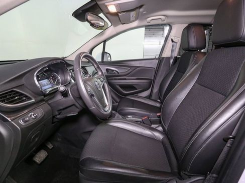 Used 2022 Buick Encore Preferred w/ Safety Package image 34
