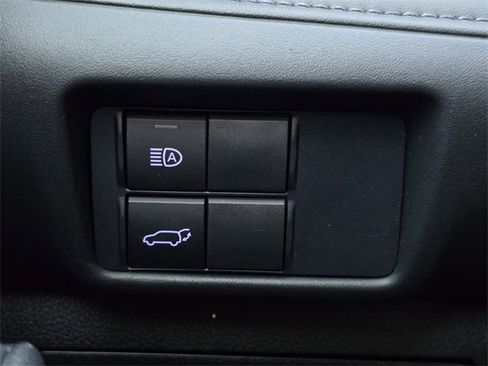 Used 2020 Toyota Highlander XLE image 39