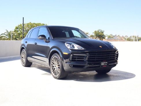 Certified 2022 Porsche Cayenne Platinum Edition image 7