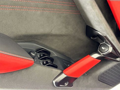 Used 2025 Lamborghini Revuelto AWD/4WD image 13