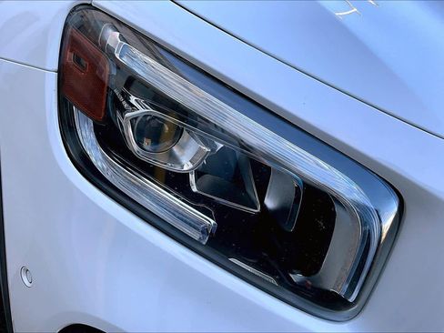 Used 2020 Mercedes-Benz GLB 250 image 27