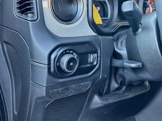 Used 2024 Jeep Wrangler Unlimited Sahara AWD/4WD image 10
