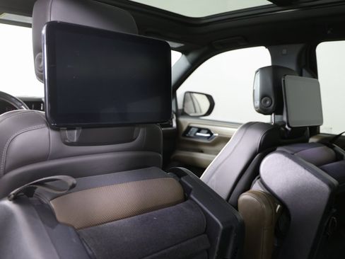 Used 2025 GMC Yukon XL Denali Ultimate image 3