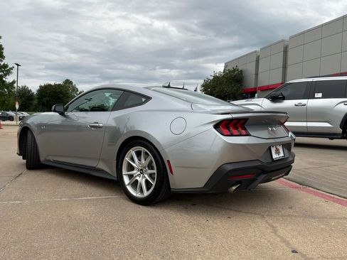 Used 2025 Ford Mustang GT Premium RWD image 8