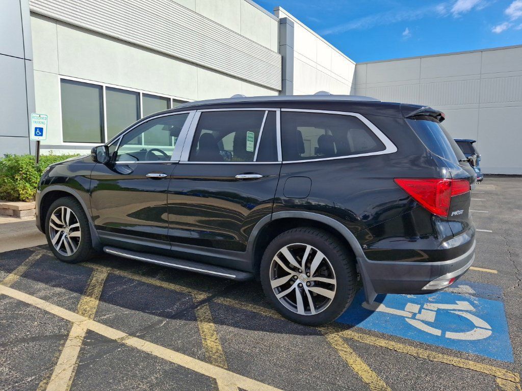 Used 2017 Honda Pilot Elite image 2