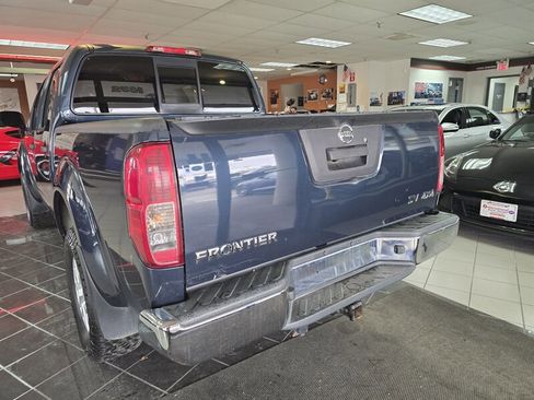Used 2018 Nissan Frontier SV image 5