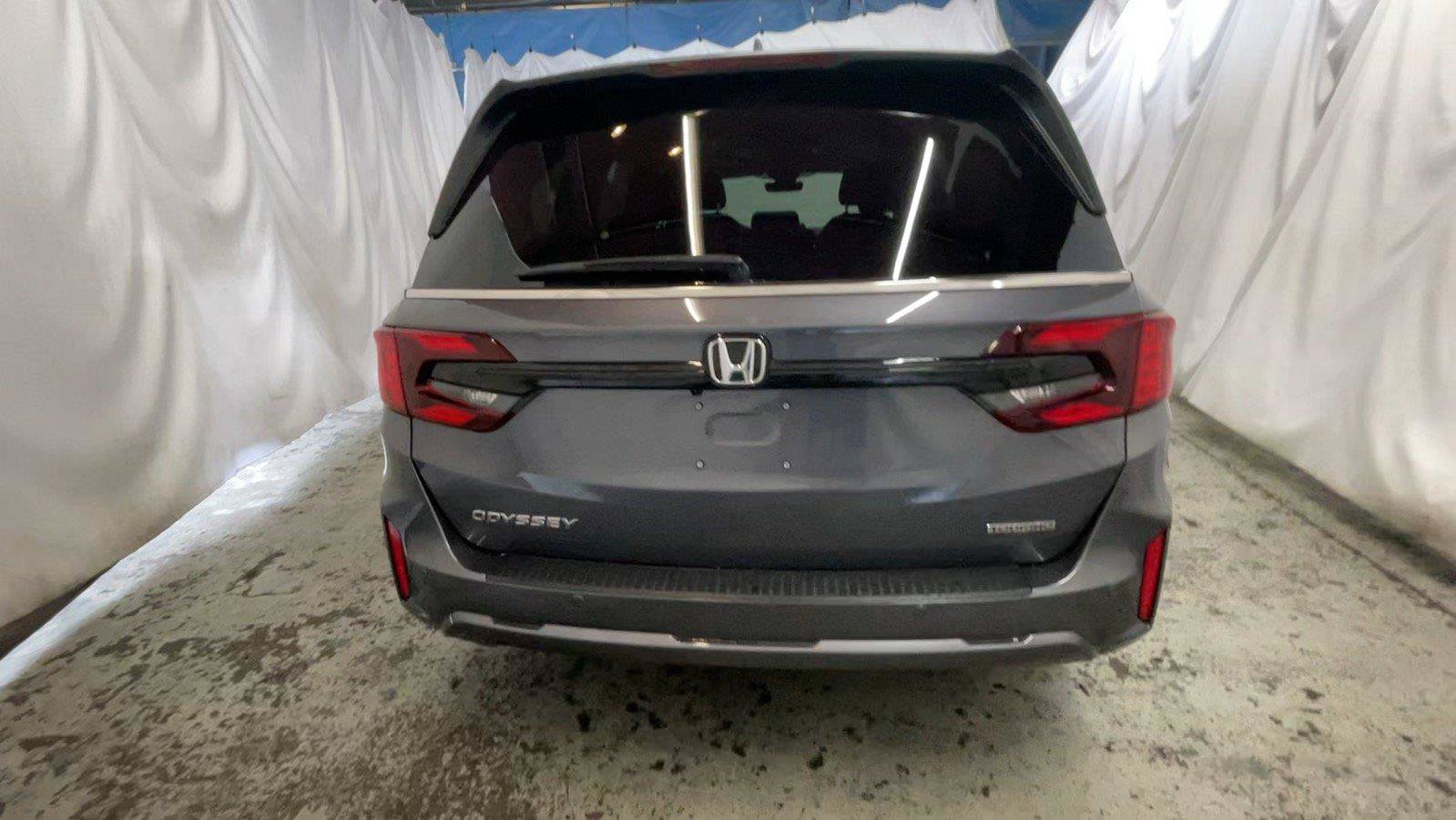 Certified 2025 Honda Odyssey Touring image 8