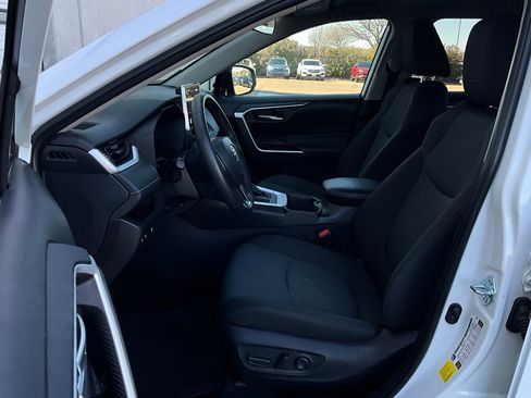 Used 2025 Toyota RAV4 XLE w/ Weather Package image 10