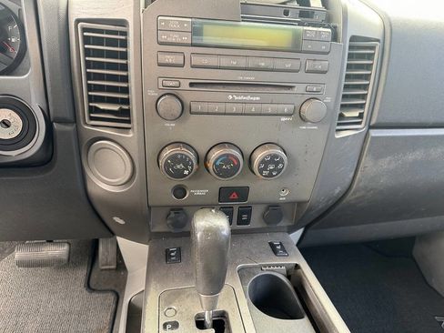 Used 2004 Nissan Titan LE w/ (Tow) Big Tow Pkg image 14