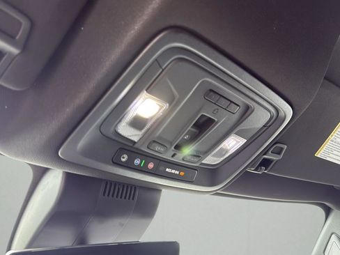 Used 2022 Chevrolet Silverado 1500 High Country w/ Technology Package image 23