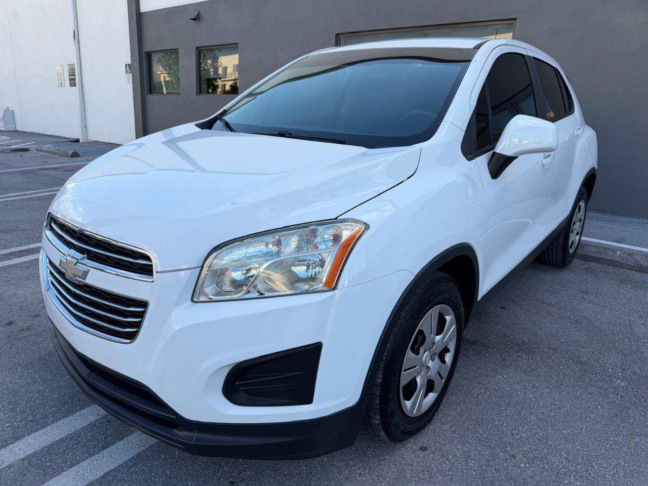 Used 2016 Chevrolet Trax LS FWD image 3