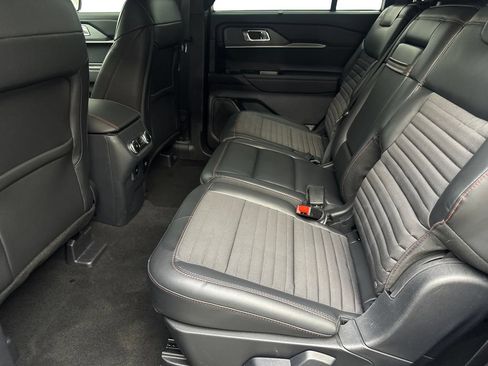 Used 2025 Ford Explorer ST-Line w/ Premium Package RWD image 28