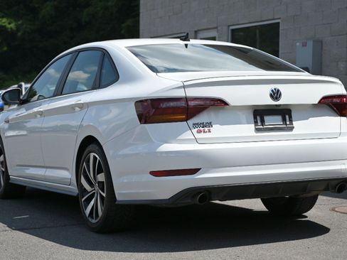Used 2019 Volkswagen Jetta GLI Autobahn FWD image 3