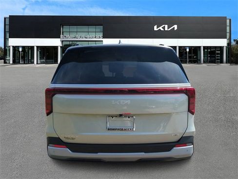 New 2026 Kia Carnival EX image 4