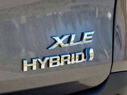 Certified 2023 Toyota Sienna XLE AWD/4WD image 34