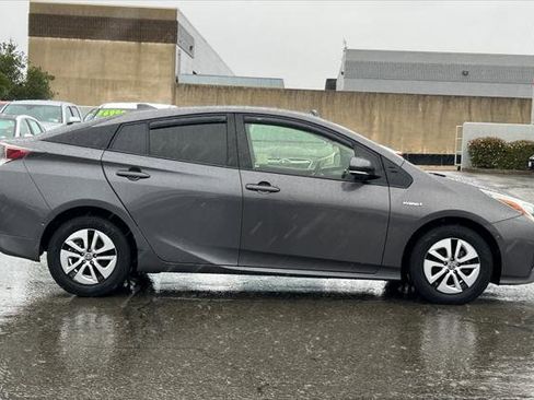 Certified 2018 Toyota Prius Four image 6