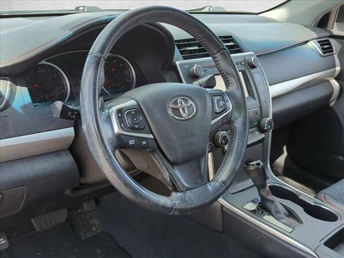Used 2015 Toyota Camry SE image 9