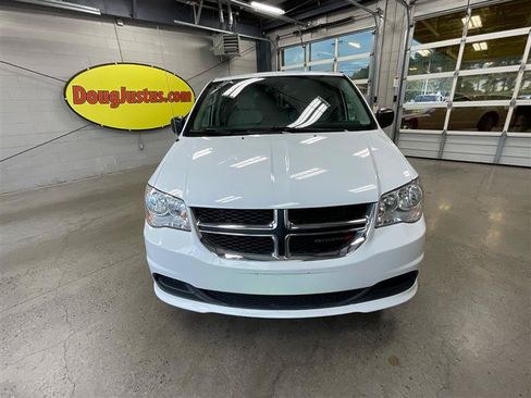 Used 2019 Dodge Grand Caravan SE FWD image 8
