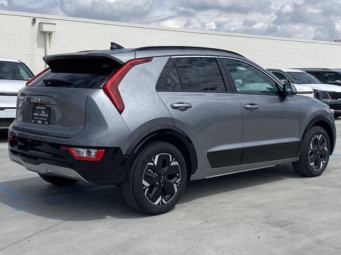 New 2026 Kia Niro Wind FWD image 3