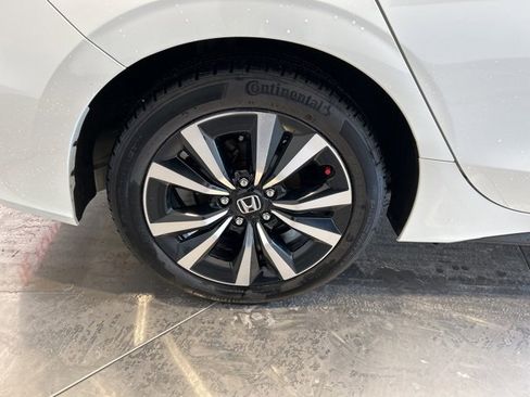 Used 2024 Honda Civic EX-L image 21