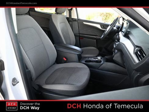 Used 2022 Ford Escape SE image 21