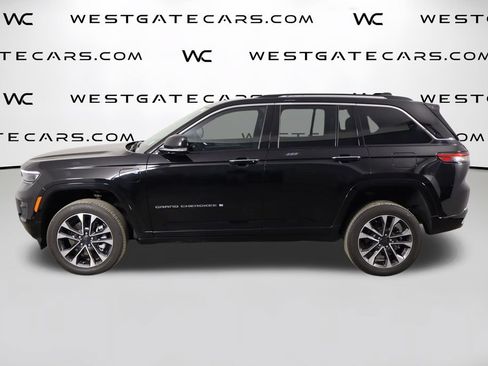 Used 2023 Jeep Grand Cherokee Overland w/ Luxury Tech Group IV AWD/4WD image 5