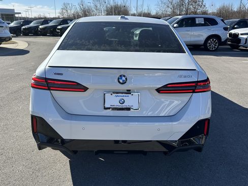 New 2026 BMW 530i xDrive w/ M Sport Package AWD/4WD image 9