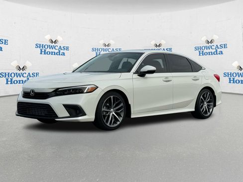 Used 2024 Honda Civic Touring image 2