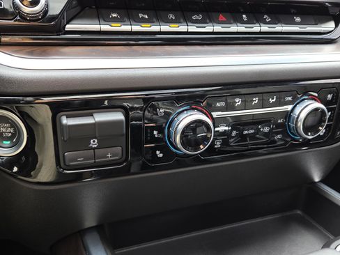 Used 2022 GMC Sierra 1500 SLT w/ SLT Premium Plus Package image 20