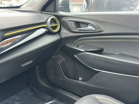 Used 2025 Chevrolet Trax ACTIV w/ Driver Confidence Package image 13