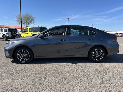 Used 2024 Kia Forte LXS image 3