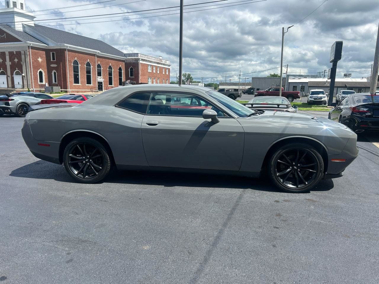 Used 2018 Dodge Challenger SXT w/ Blacktop Package RWD image 4