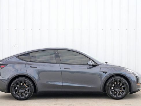 Used 2021 Tesla Model Y Long Range image 52