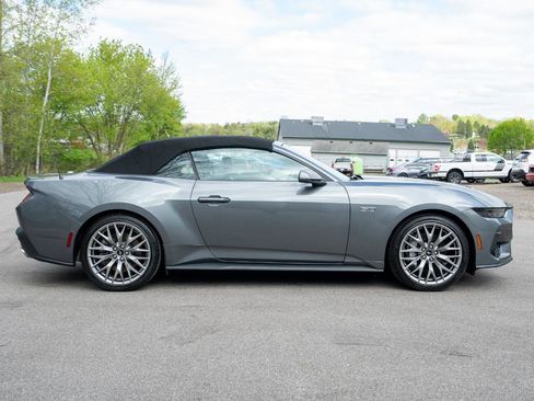 Used 2025 Ford Mustang GT Premium RWD image 12