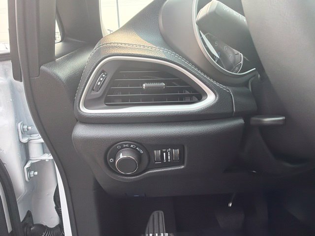 New 2027 Chrysler Pacifica Select AWD/4WD image 25