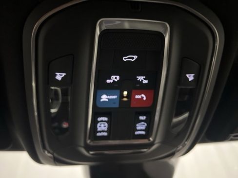 New 2025 Jeep Grand Cherokee Laredo X w/ Luxury Tech Group I image 34