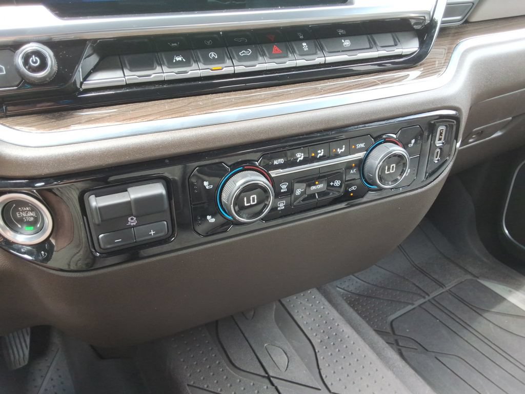 Used 2022 Chevrolet Silverado 1500 LT w/ Protection Package AWD/4WD image 33