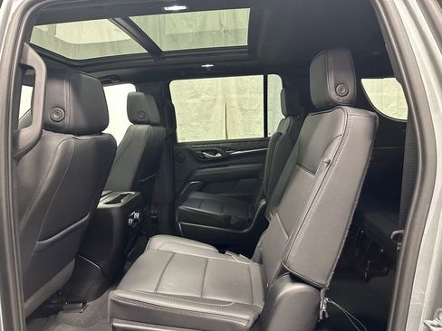 Used 2023 GMC Yukon XL Denali AWD/4WD image 45