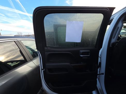 Used 2018 GMC Sierra 2500 SLT w/ Suspension Package, Off-Road image 13